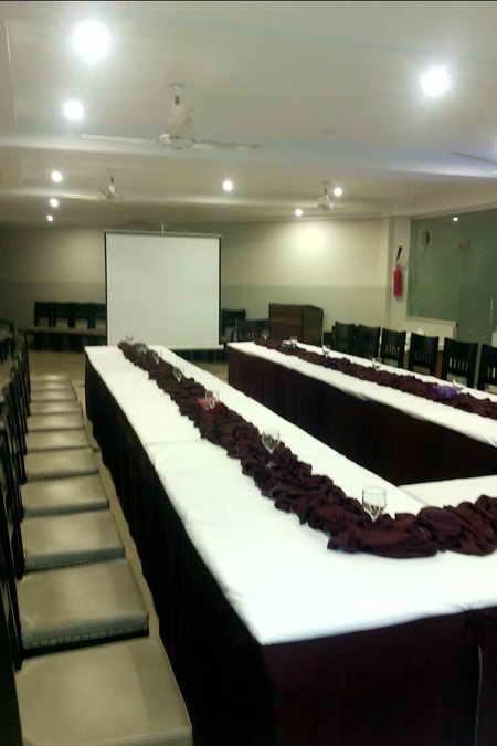 Hotel Multan Continental Bagian luar foto