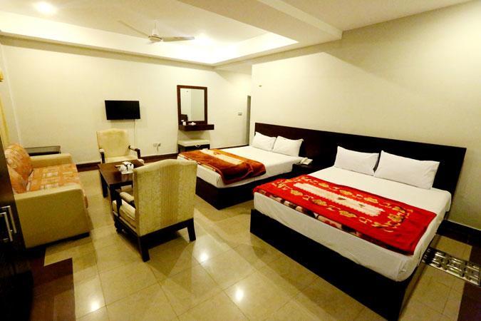 Hotel Multan Continental Bagian luar foto