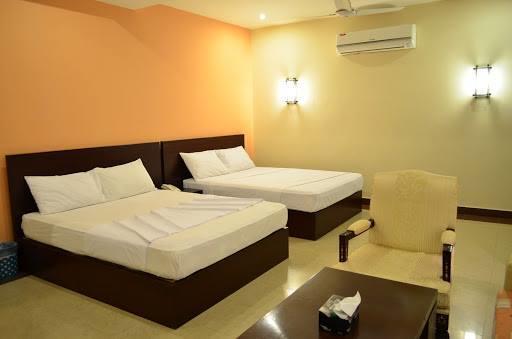 Hotel Multan Continental Bagian luar foto